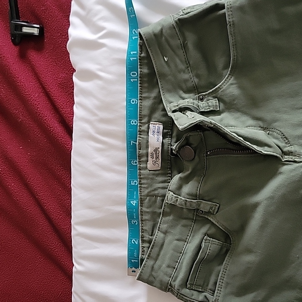 Royalty ankle high rise pants size 4
